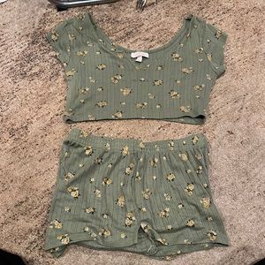 Green floral set shorts and crop top